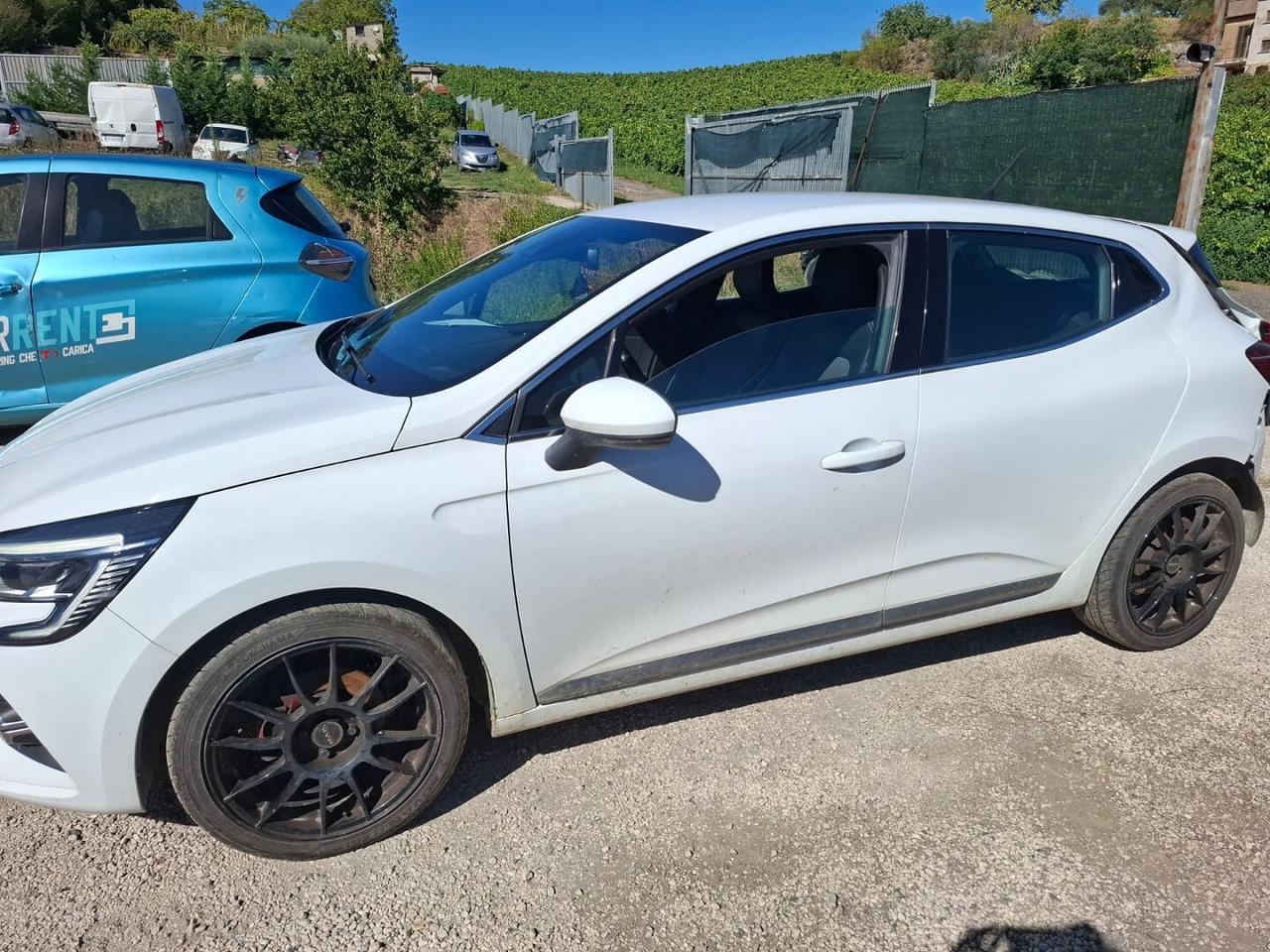 RENAULT CLIO TCE 1.0 ZEN 19 SINISTRATA MARCIANTE