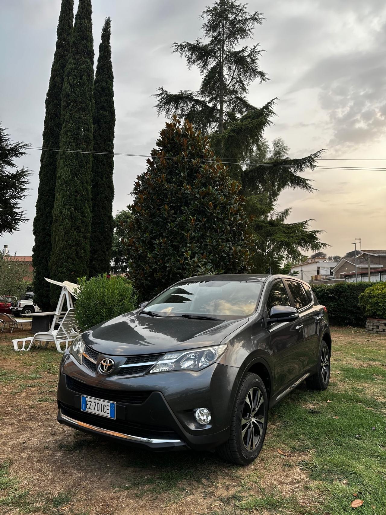 Toyota RAV 4 RAV4 2.0 D-4D 2WD Style White Ed.