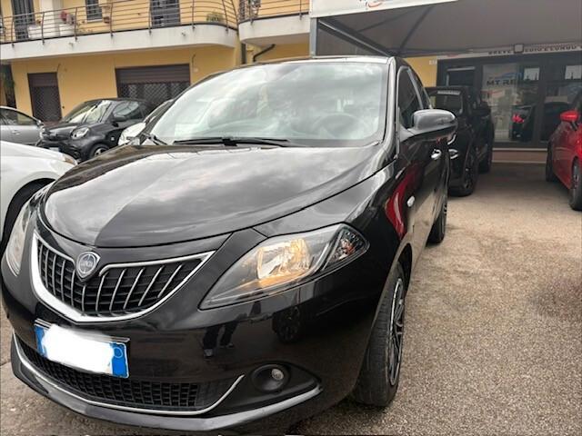 Lancia Ypsilon 1.0 FireFly