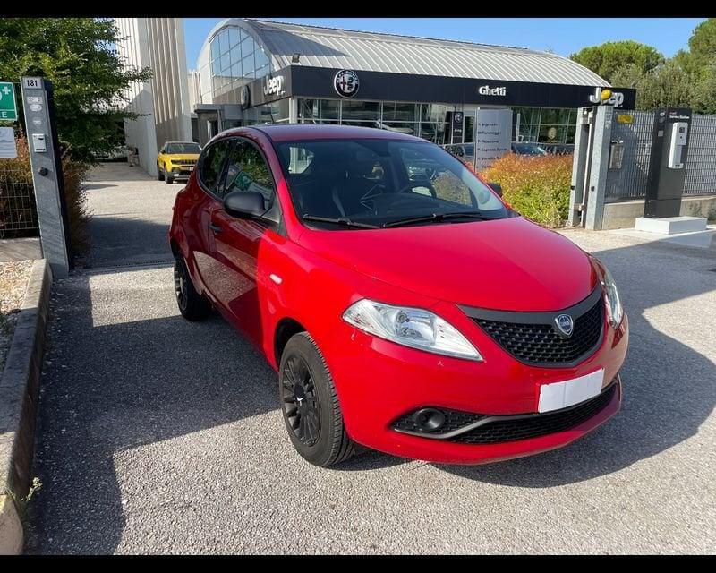 Lancia Ypsilon 0.9 TwinAir 85 CV 5 porte Metano Ecochic Silver