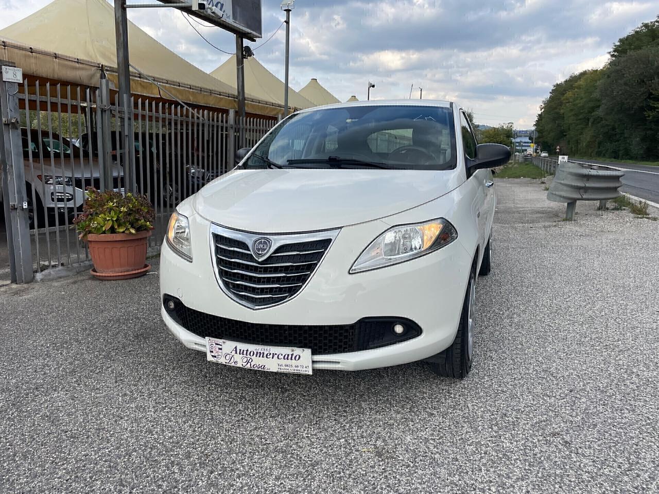 Lancia Ypsilon 0.9 TwinAir 85 CV 5 porte Metano Ecochic Gold