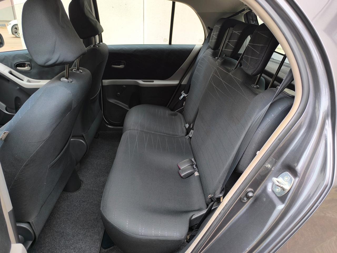 Toyota Yaris 1.0 5 porte Sol