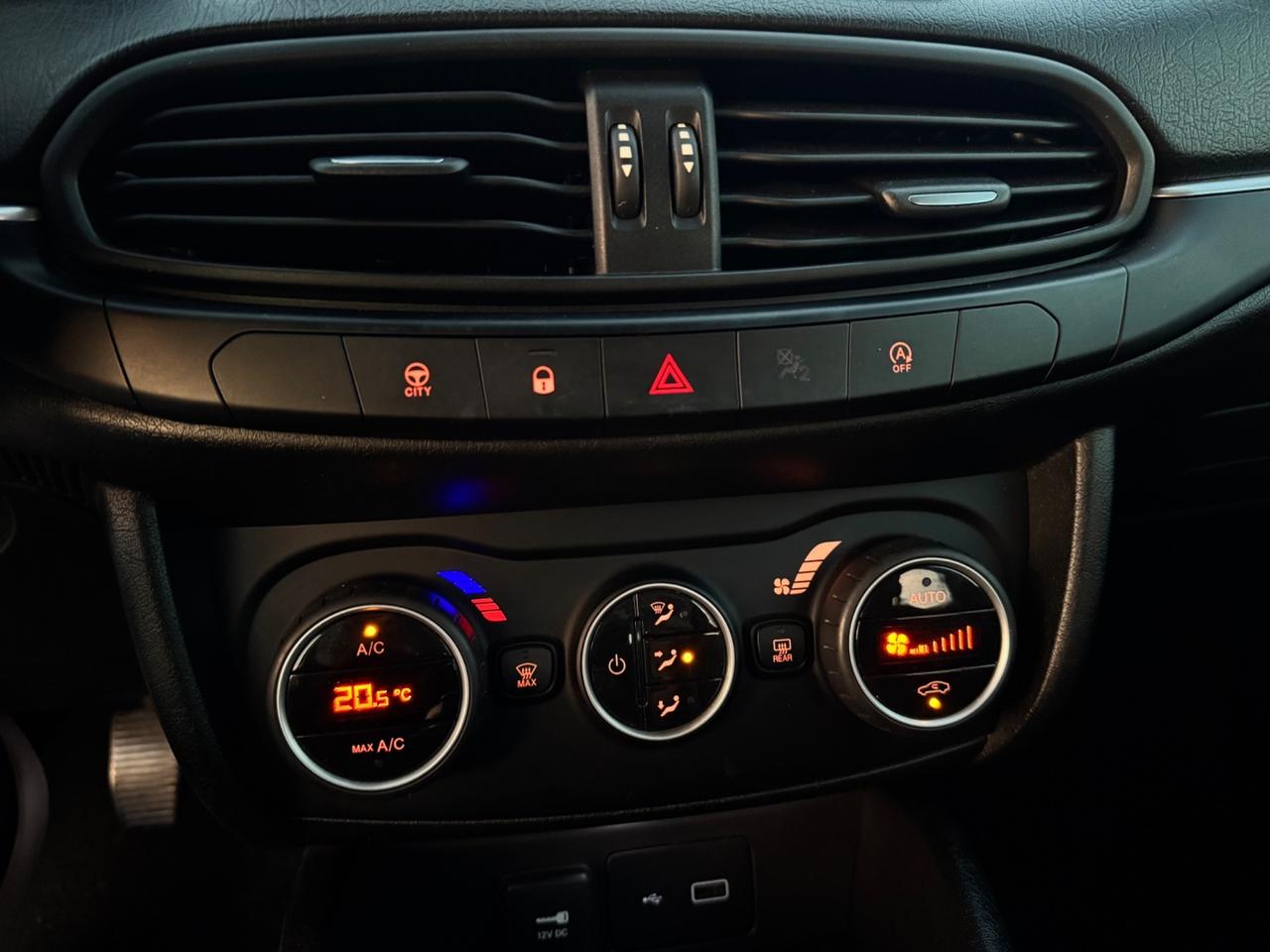 Fiat Tipo 1.3 Mjt 95CV SW Lounge NAVi