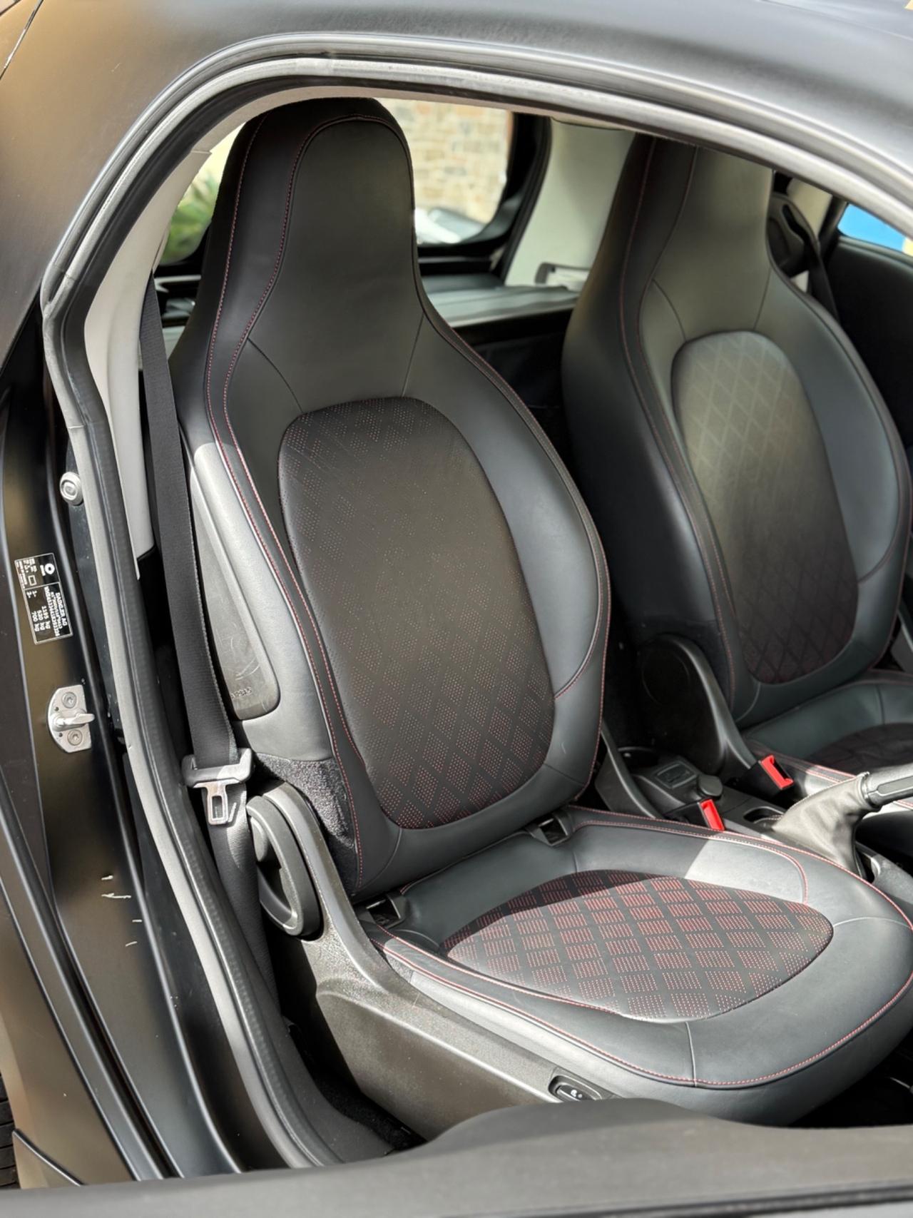 Smart ForTwo 90 0.9 Turbo twinamic Pure Black