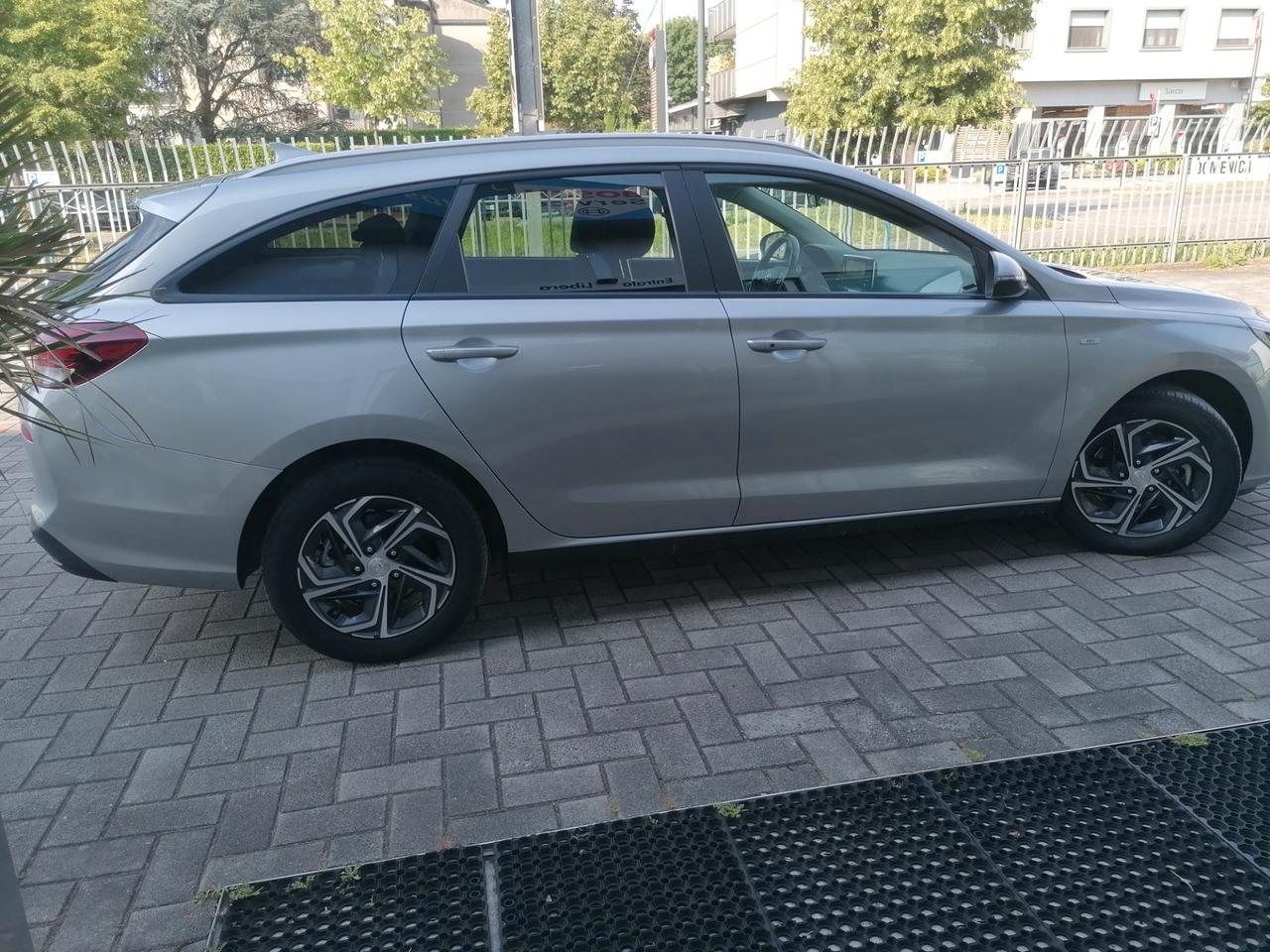 Hyundai i30 Wagon 1.0 t-gdi 48V CarPlay / AndroidAuto Fari LED