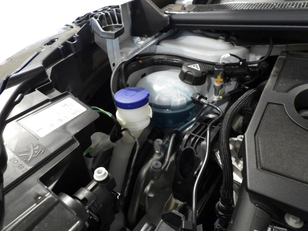 Peugeot 2008 1.2 Hybrid Style e-DCS6