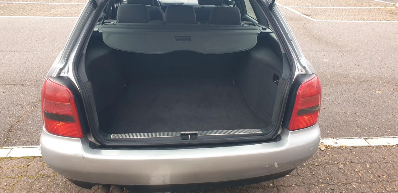 Audi A4 1.8 20V cat quattro Ambition