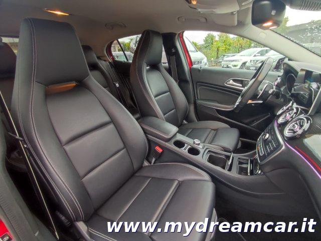 MERCEDES-BENZ GLA 200 Automatic Premium 156cv