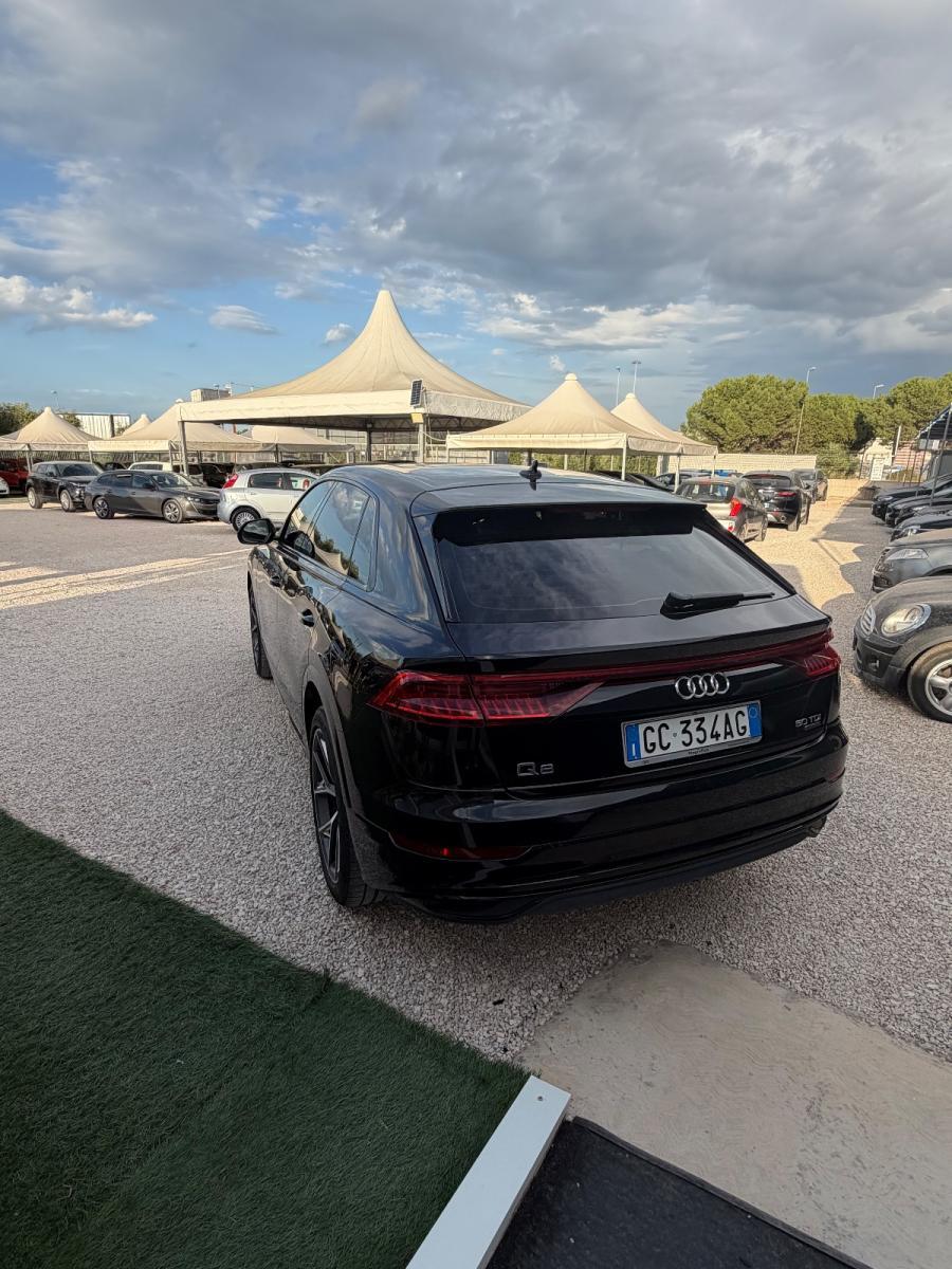 AUDI - Q8 - 50 TDI 286 CV quattro tiptronic Sport