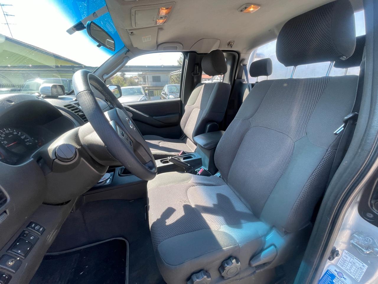 Nissan Navara 2.5 dCi 2 porte King Cab SE