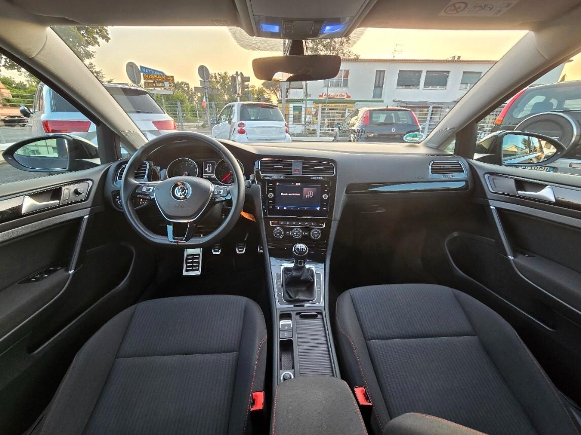 Volkswagen Golf 1.0 TSI 110 CV DSG 5p. Business BlueMotion Technology