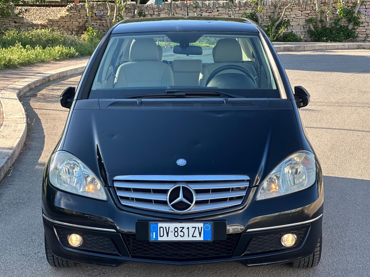 MERCEDES CLASSE A 150 BENZINA 2009 - INTERNI CHIARI