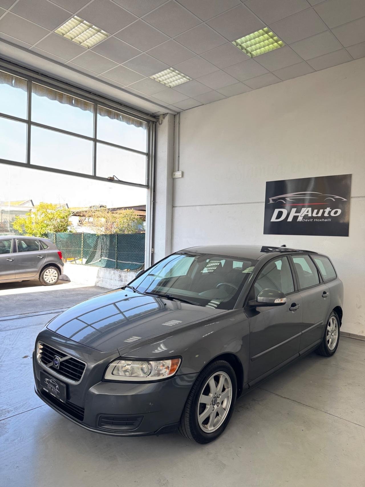 Volvo V50 D2 R-design