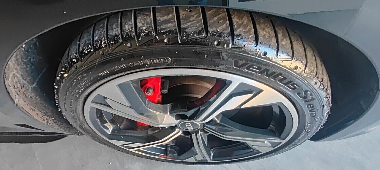 Audi A4 40 TDI quattro S tronic S line edition