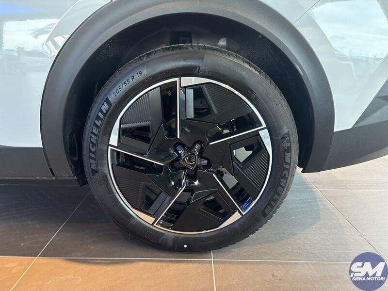 Peugeot 408 408 Hybrid 136 e-DCS6 GT