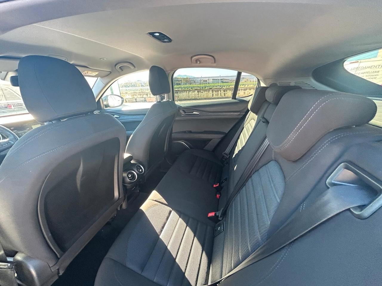 Alfa Romeo Stelvio 2.2 Turbodiesel 160 CV AT8 RWD Business