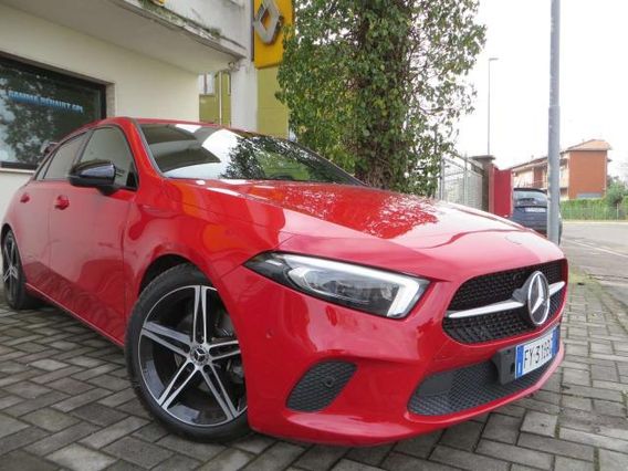 Mercedes-Benz A 200 Premium*AMG 18/BLACK NIGHT/FULL LED/AMBIENT LIGHT*