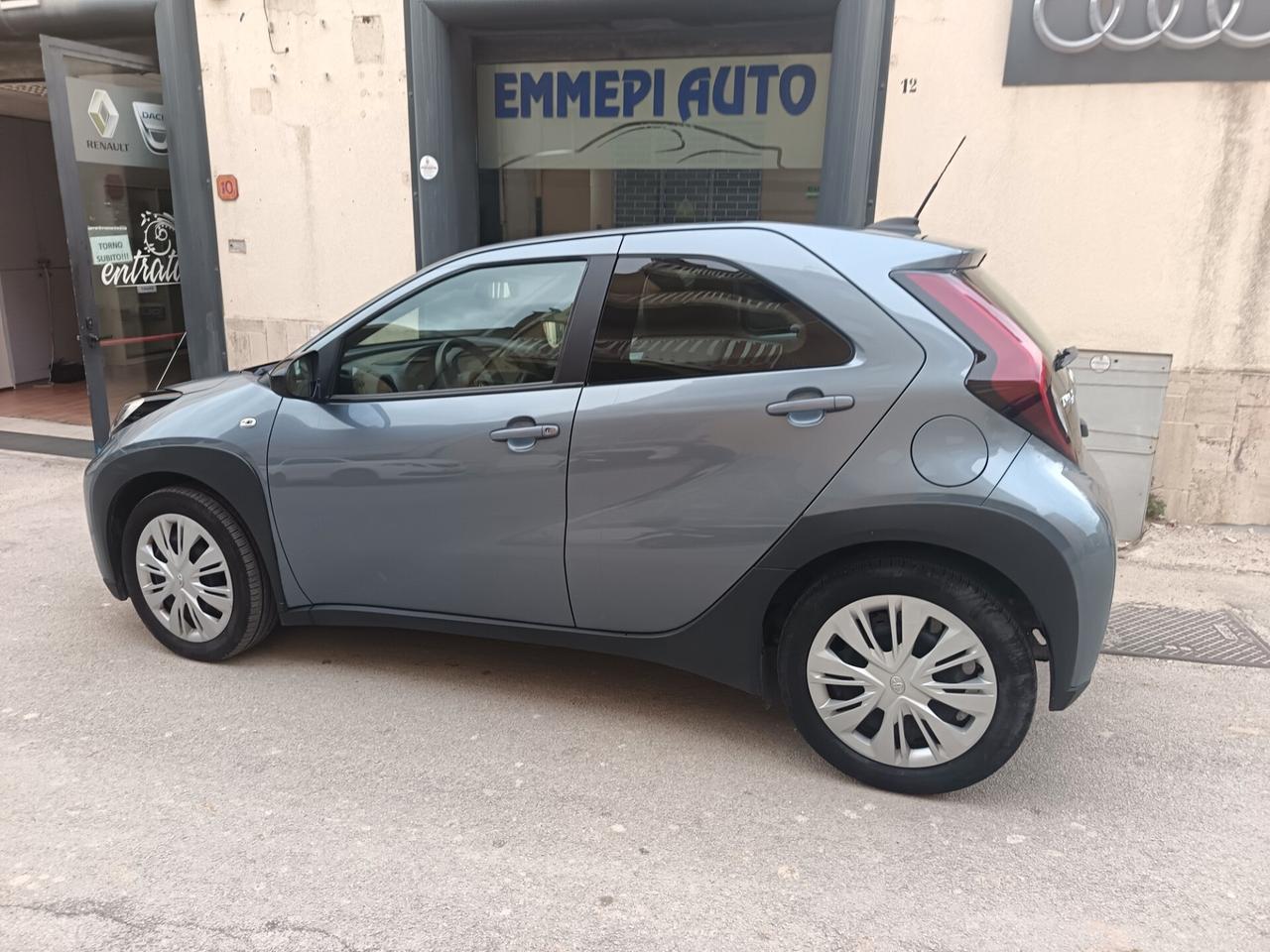 Toyota Aygo X 1.0-72 CV Active S-CVT Automatica