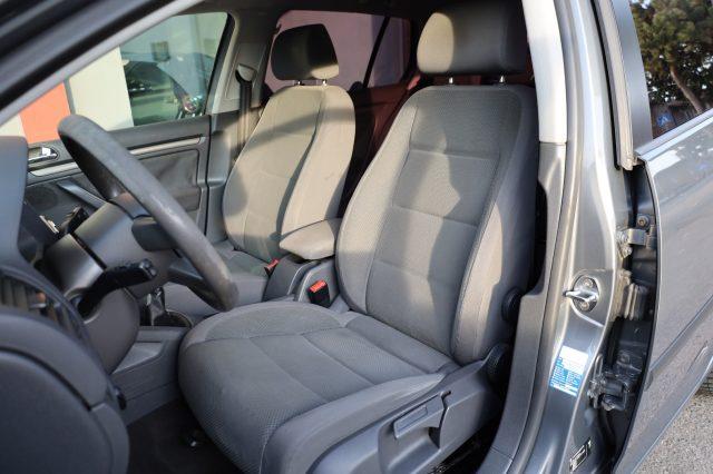 VOLKSWAGEN Golf V 1.6 Benzina 5 Porte Comfortline per NEOPATENTATI
