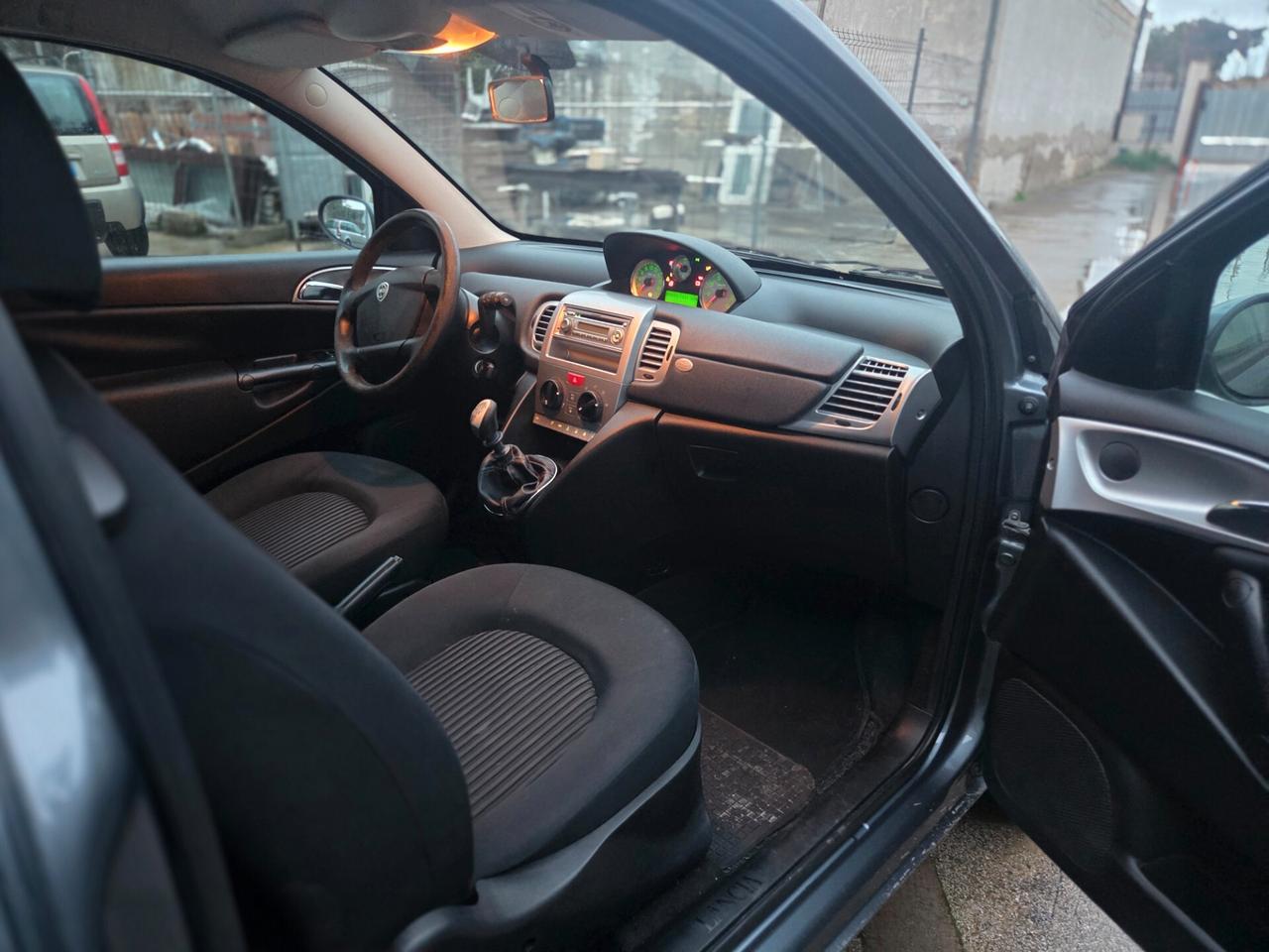 Lancia Ypsilon 1.2 Versus