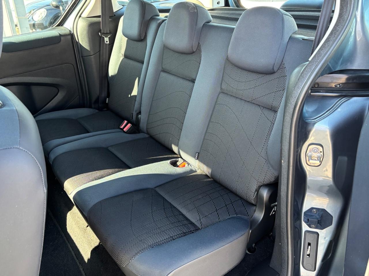 Peugeot Partner Tepee 1.6 HDi 92CV Outdoor