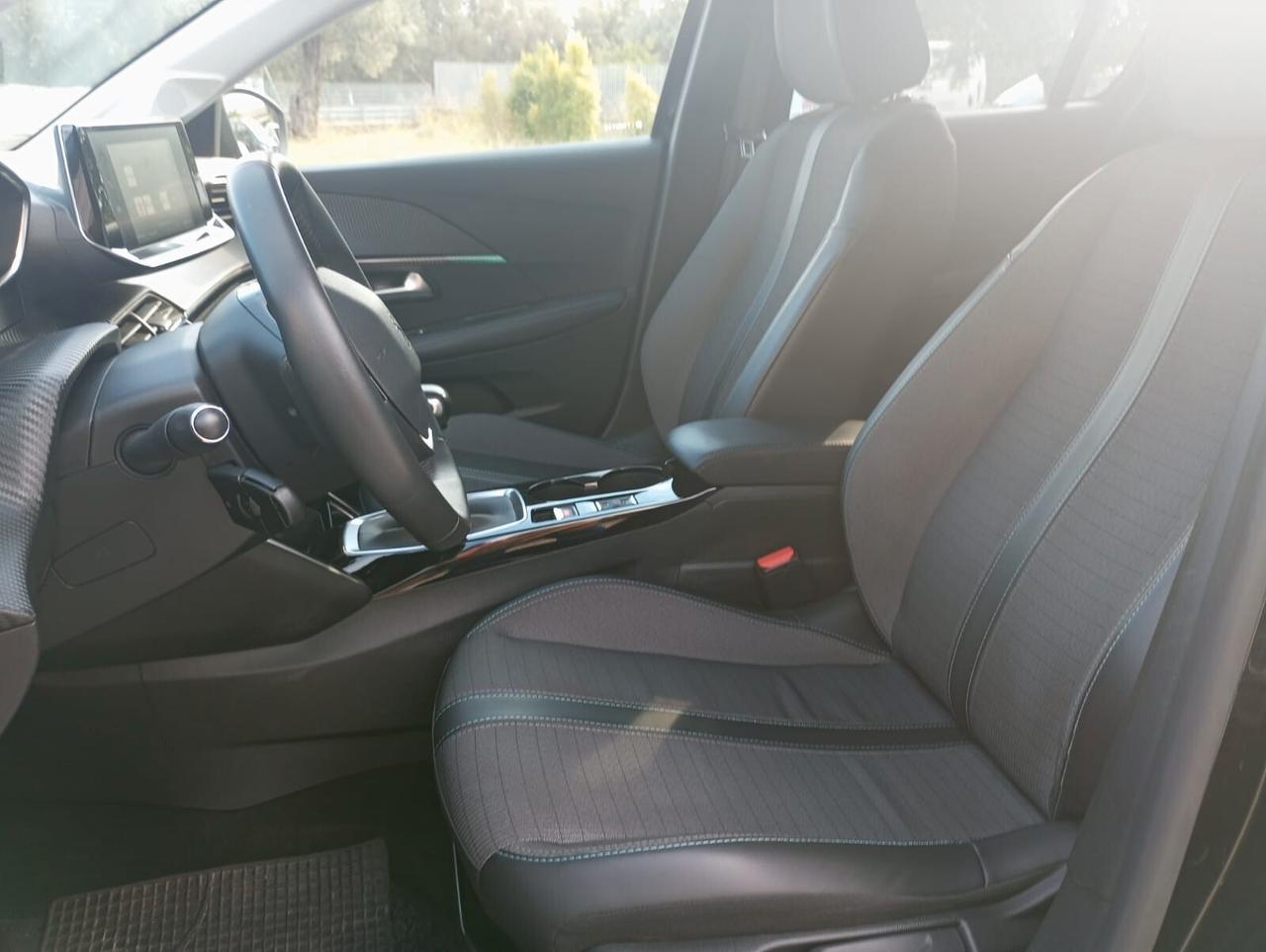 Peugeot 208 BlueHDi 100 S&S 5 porte Allure