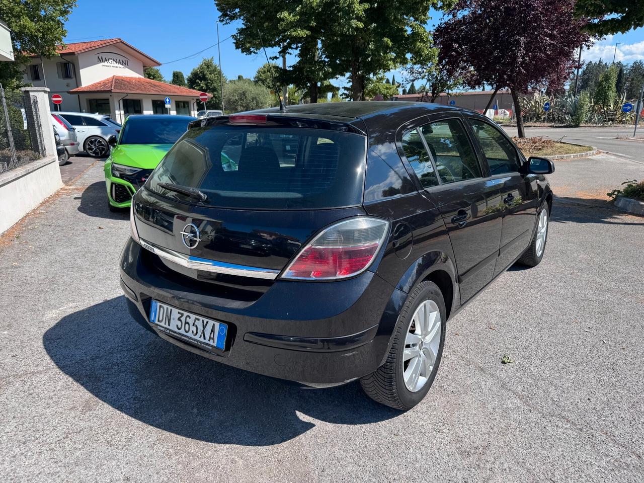 Opel Astra 1.4 16V Twinport 5 porte Enjoy