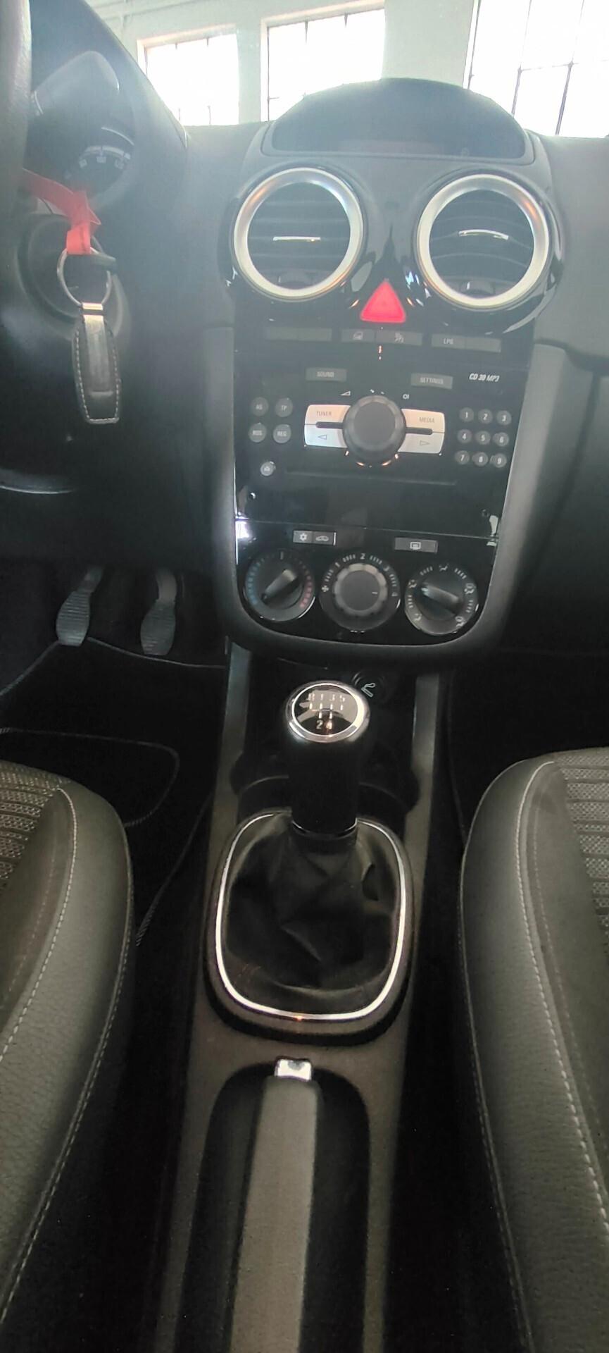 Opel Corsa 1.2 85CV 5 porte GPL-TECH Edition