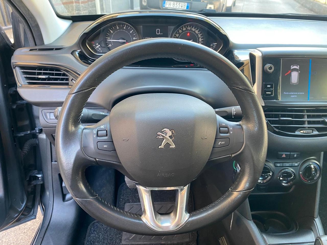 Peugeot 208 1.2benz 82cv full opt 2017