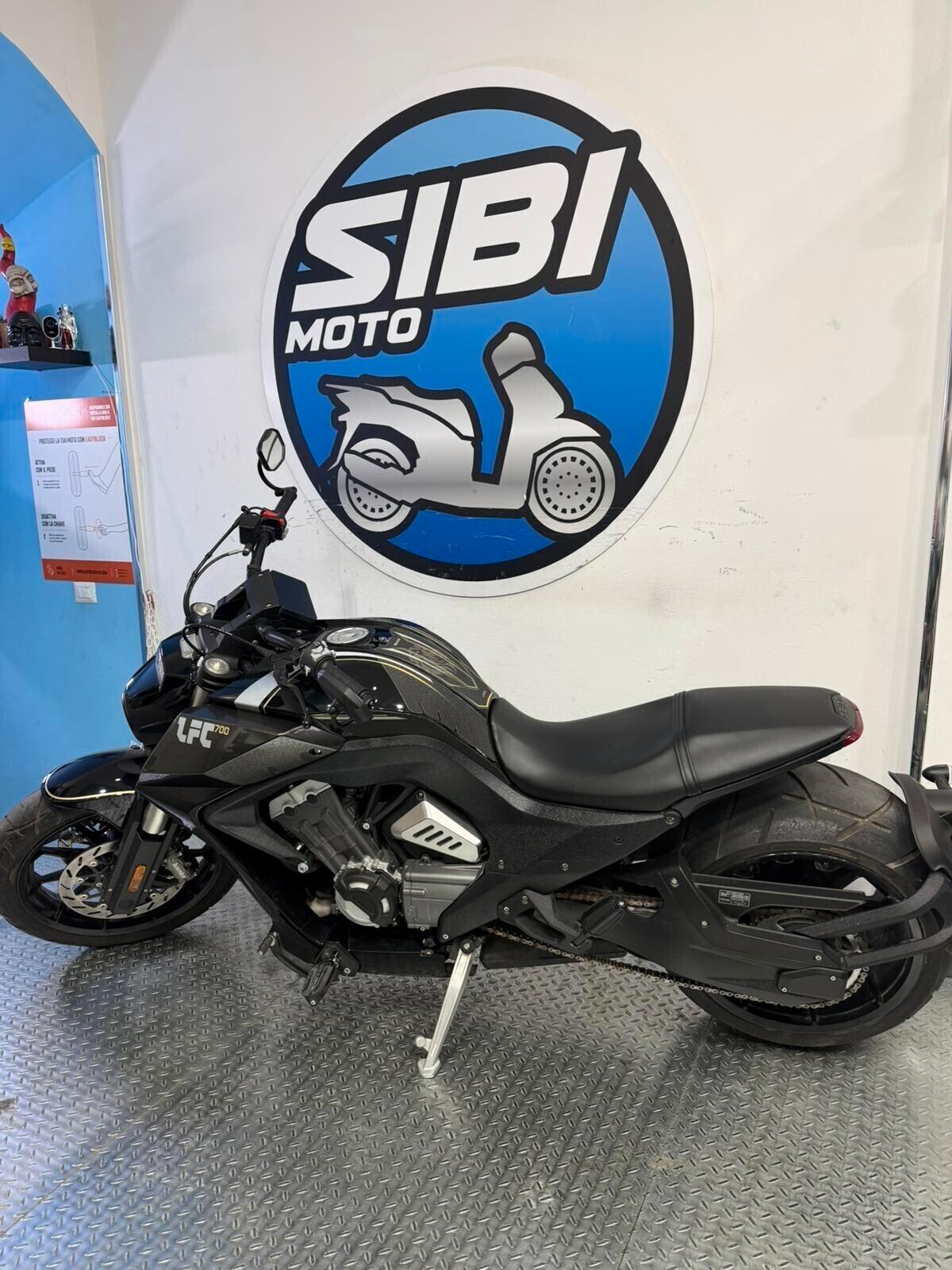 Benda Motorcycles LFC 700