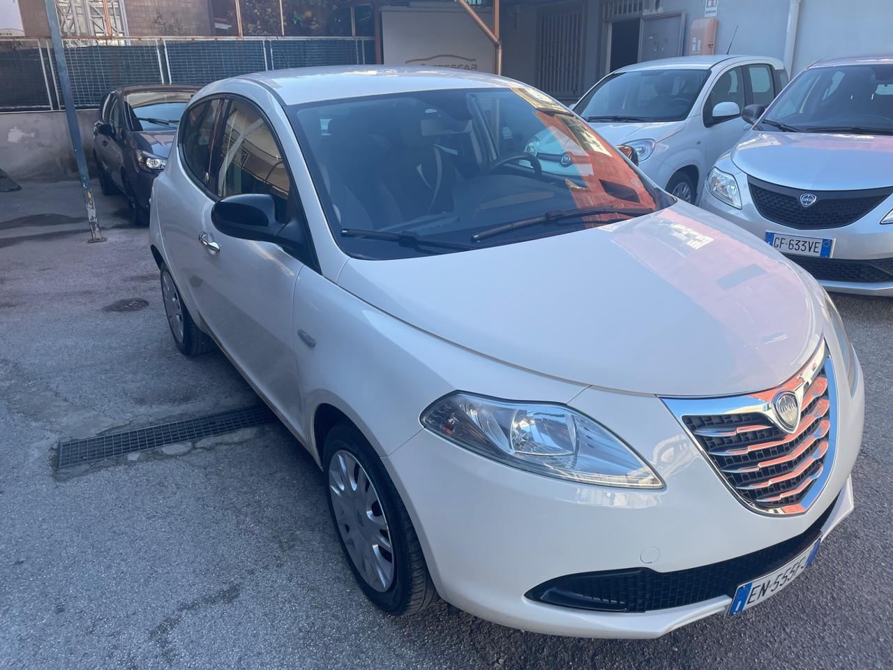 Lancia Ypsilon 1.2 69 CV 5 porte GPL Ecochic Gold