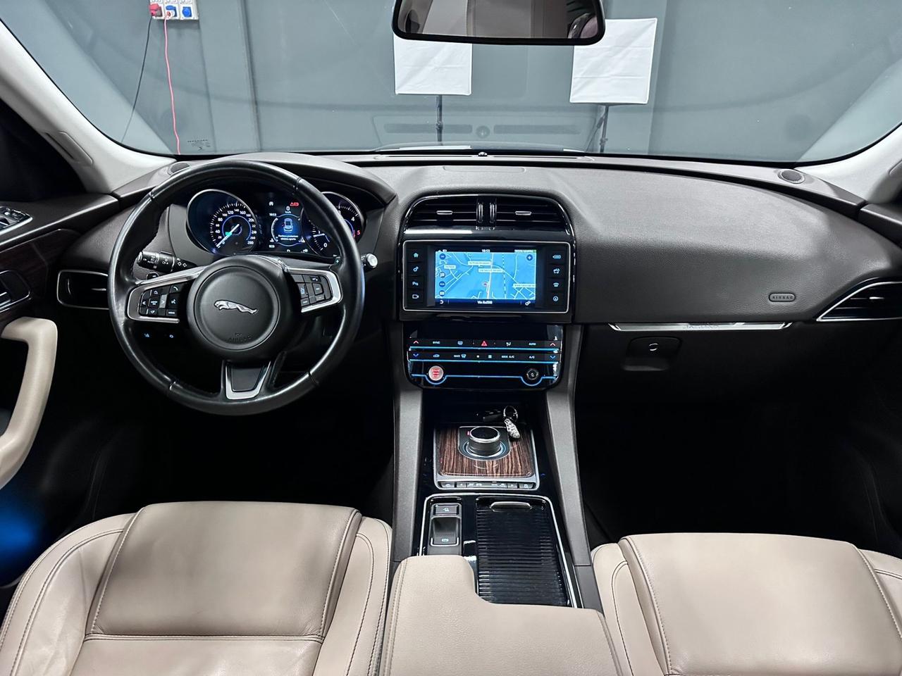 Jaguar F-Pace 2.0 D 180 CV Prestige