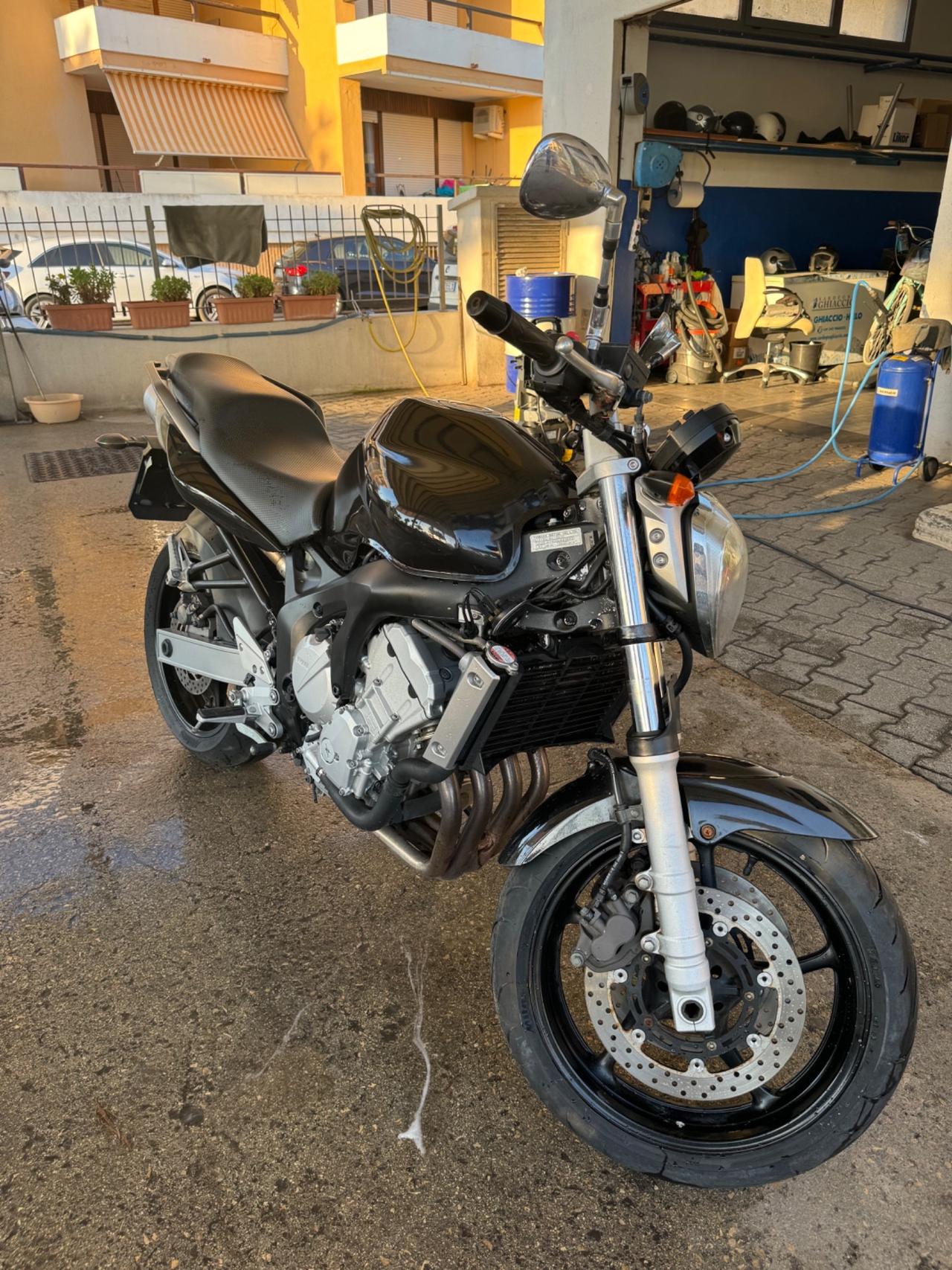 Yamaha FZ6