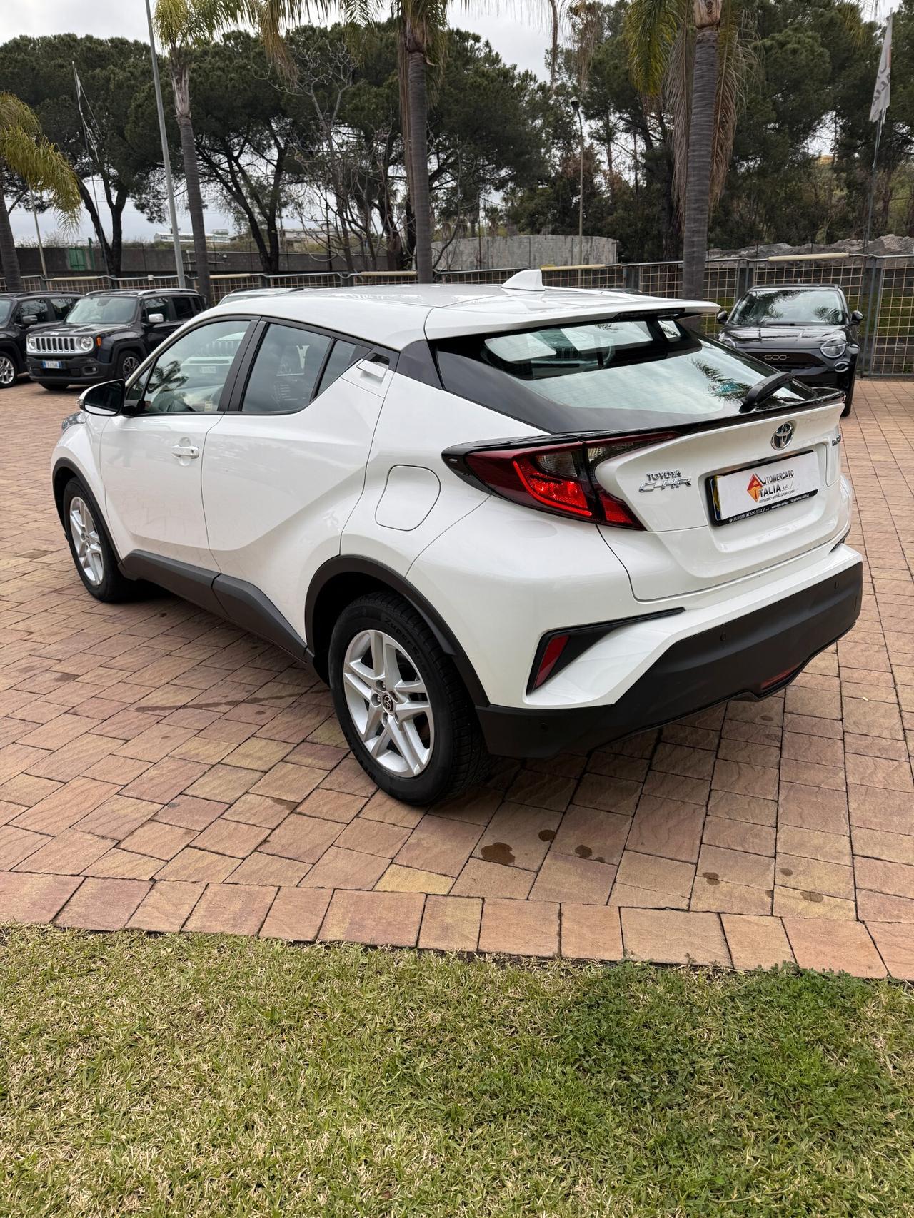 Toyota C-HR 1.8 Hybrid E-CVT Business