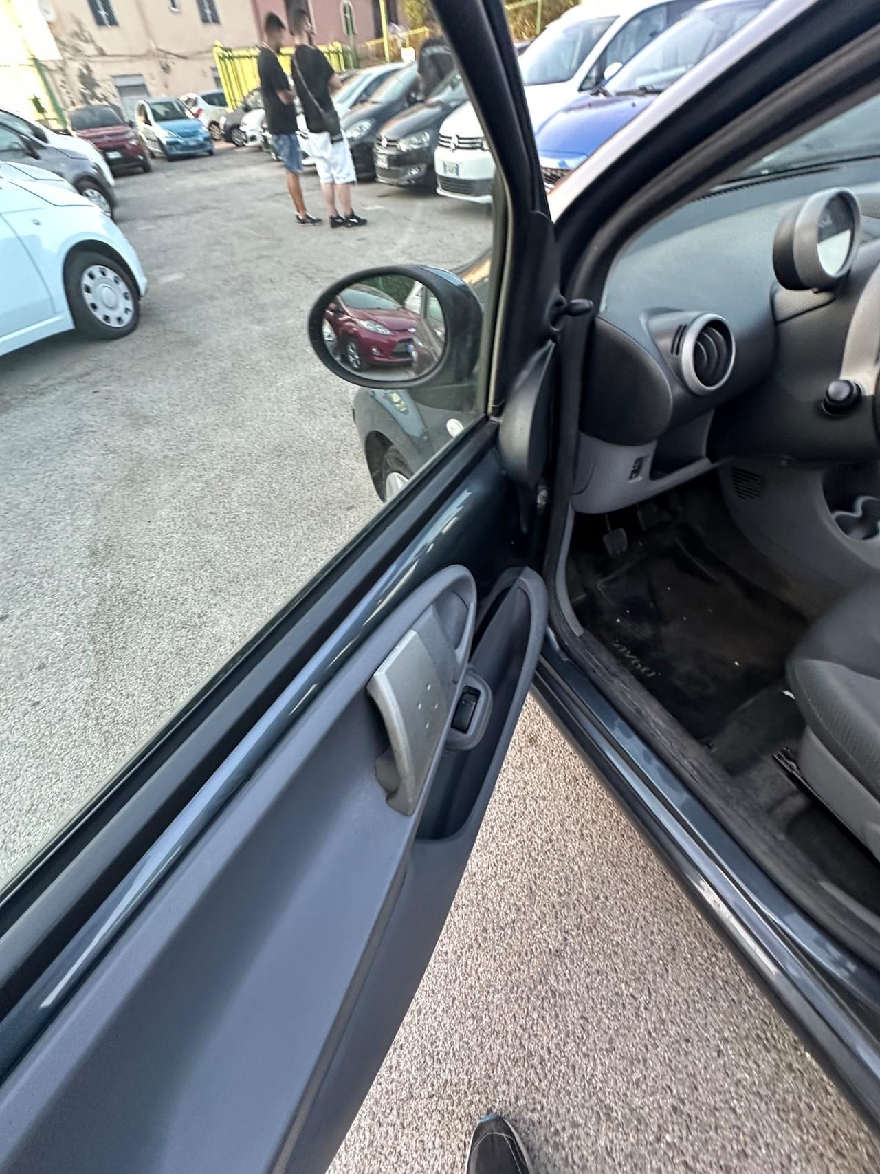 Toyota Aygo 1.0 12V VVT-i 5 porte Sol