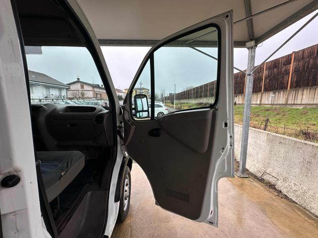 RENAULT Master T33 2.8 dTi PM-TA Furgone KM E MOTORE ORIGINALI