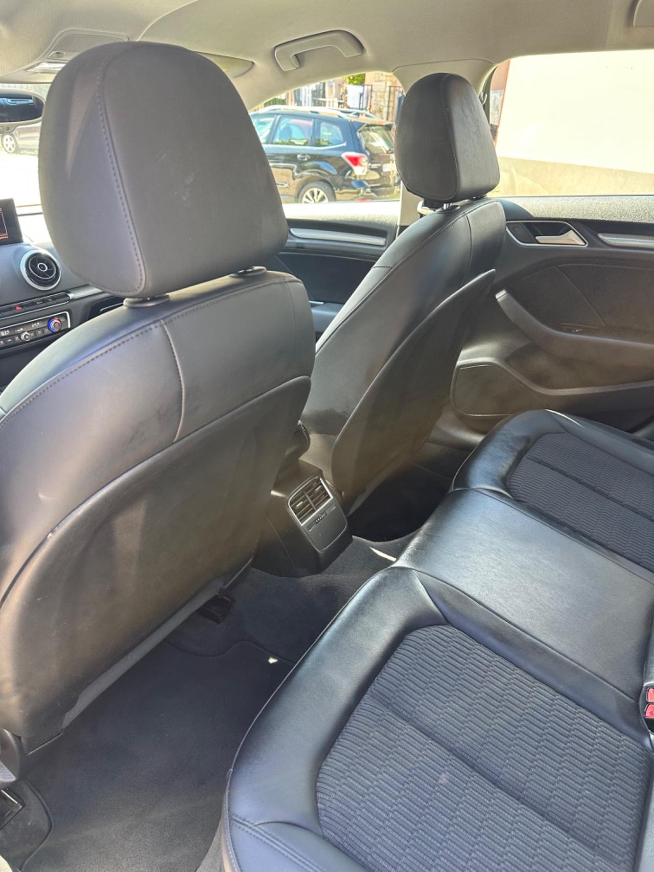 Audi A3 1.6 TDI SLINE KMCERT GARANZ UNICOPR