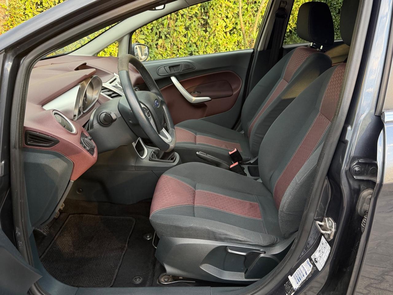 Ford Fiesta 1.4 TDCi 68CV 5 PORTE TITANIUM NEO OK