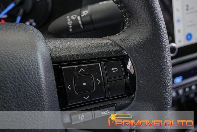TOYOTA Hilux 2.8 D-4D A/T 4WD 4 porte Double Cab Invincible