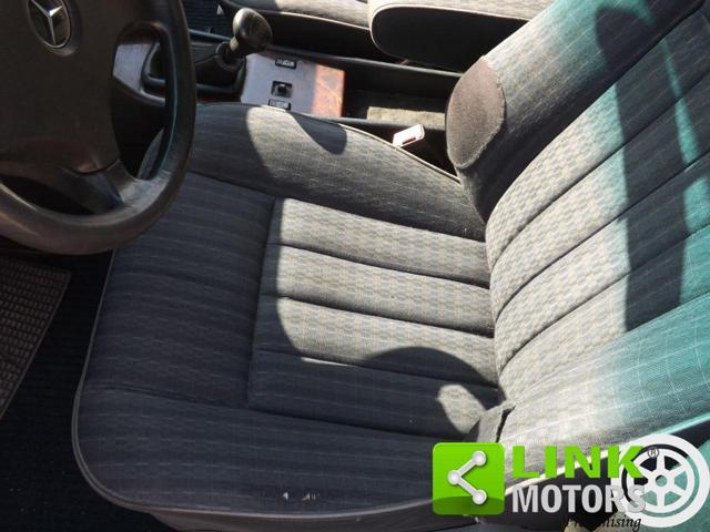 MERCEDES-BENZ 250 TD Turbo in discrete condizioni di carrozzeria
