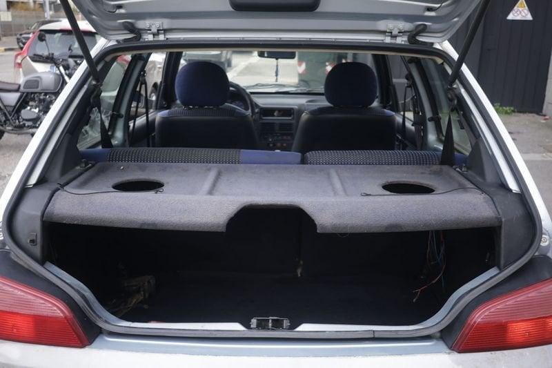 Peugeot 106 Peugeot 106 1.5 diesel cat 3 porte Open 42KW ANNO 2002