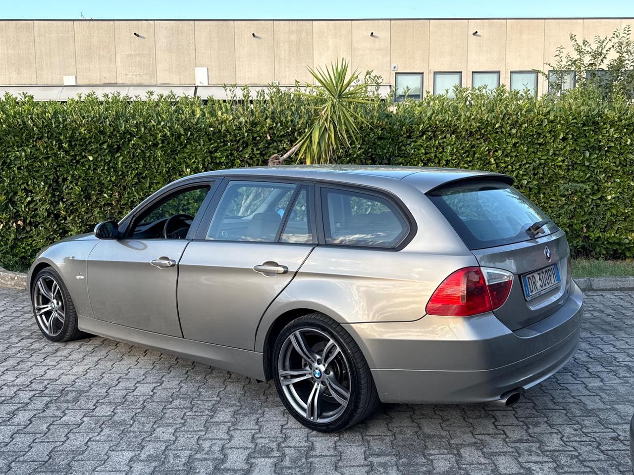 Bmw 320d 177CV E91 MOTORE BATTE !