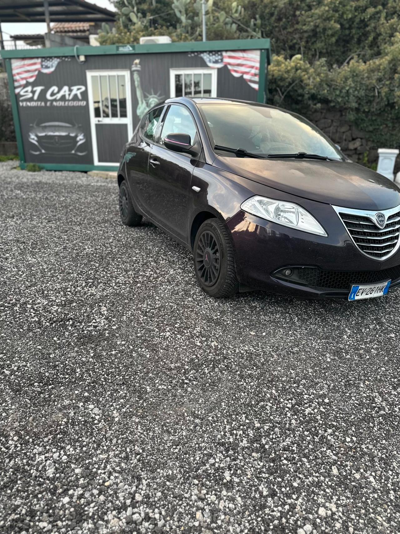 Lancia Ypsilon 1.2 69 CV 5 porte GPL Ecochic Gold