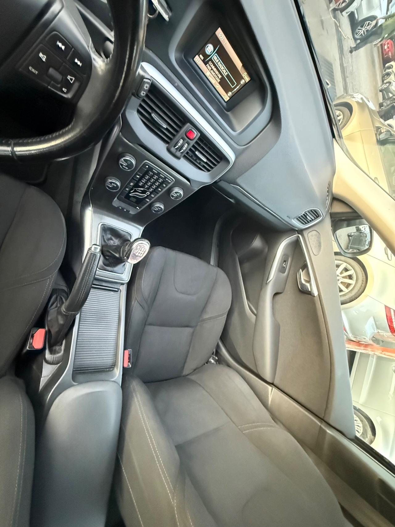 V40 D2 1.6 Summum-rate-( 125 Mila km ) -rate