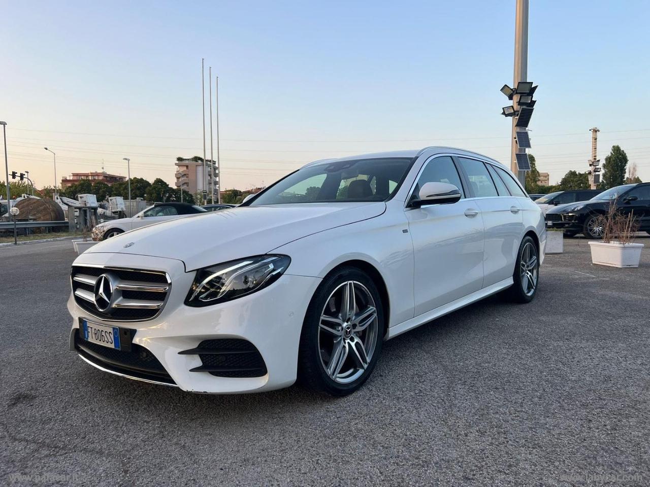 MERCEDES-BENZ E 220 d S.W. Auto Premium
