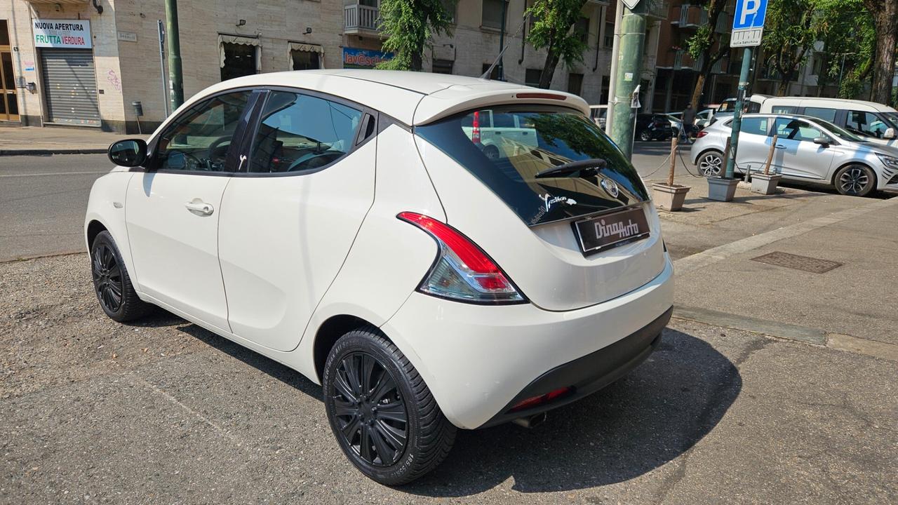 Lancia Ypsilon 1.2 69 CV 5 porte Elefantino