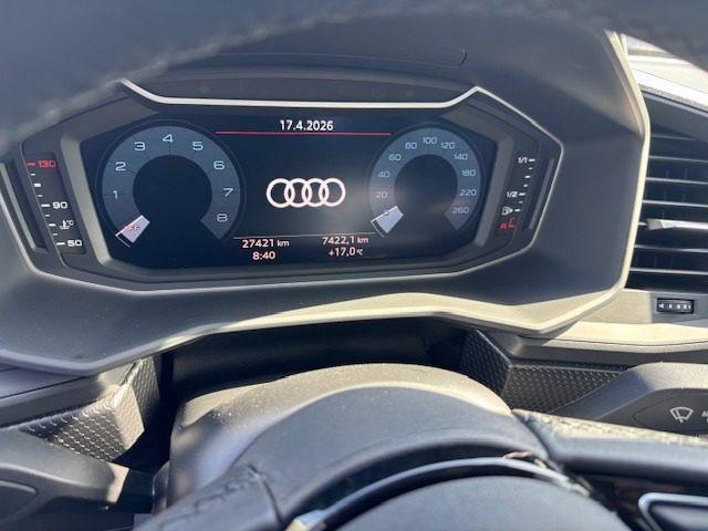 AUDI A1 allstreet 30 TFSI Identity Contrast