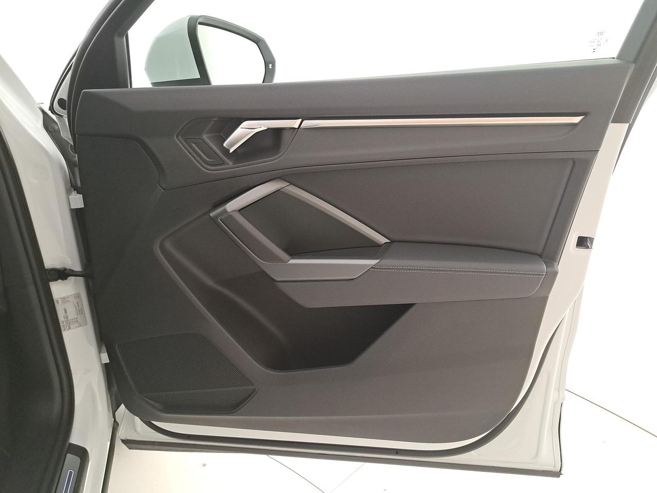 Audi Q3 35 2.0 tdi s line edition s-tronic