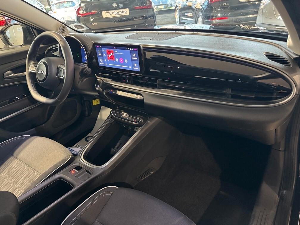Fiat 600 1.2 hybrid 145cv auto Led Navi App conn 17"