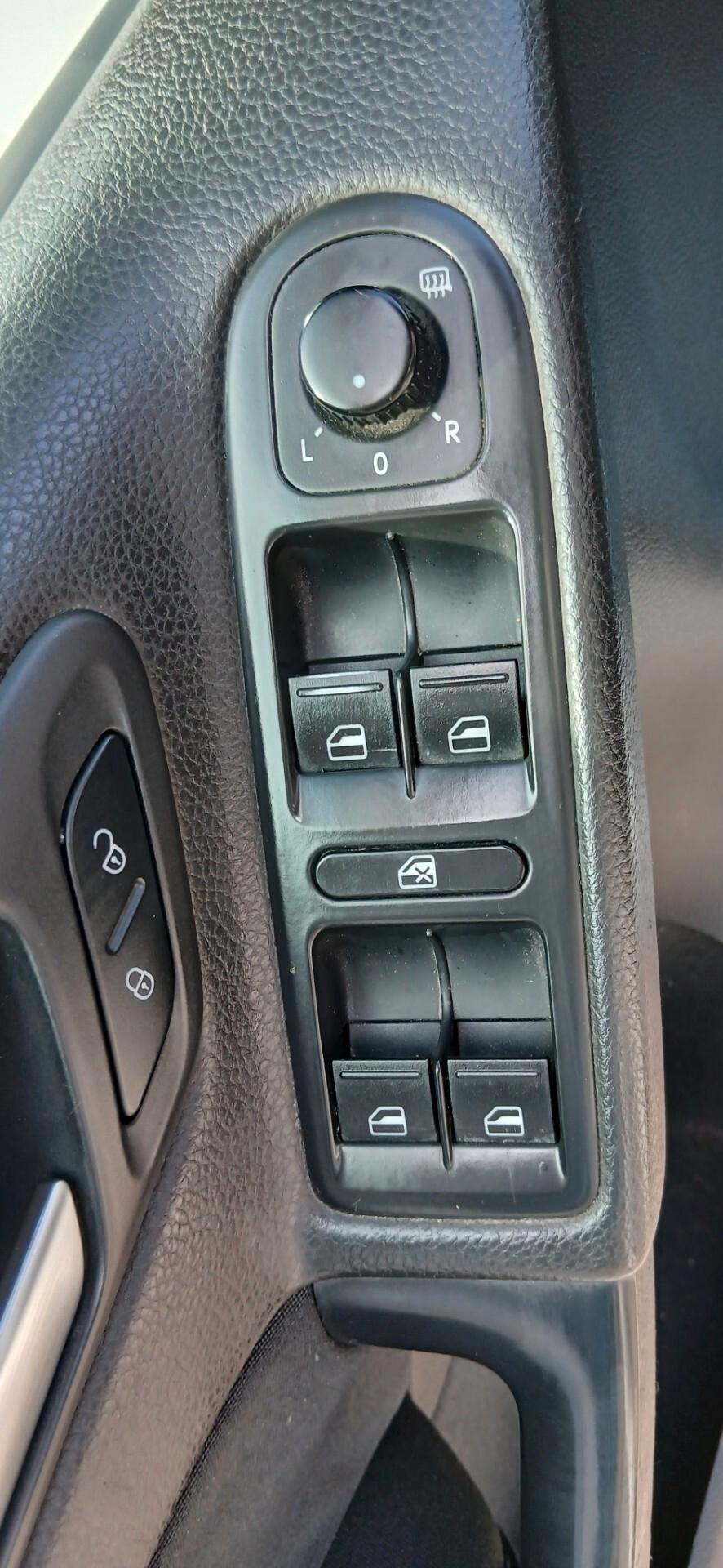 Volkswagen GOLF 1.6 TDI DPF 5p. HIGHLINE